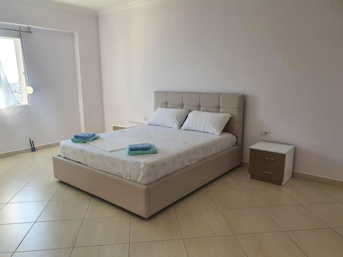 Xhulio Appartement Saranda