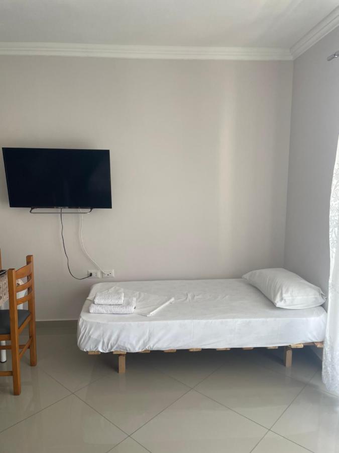 Xhulio Appartement *