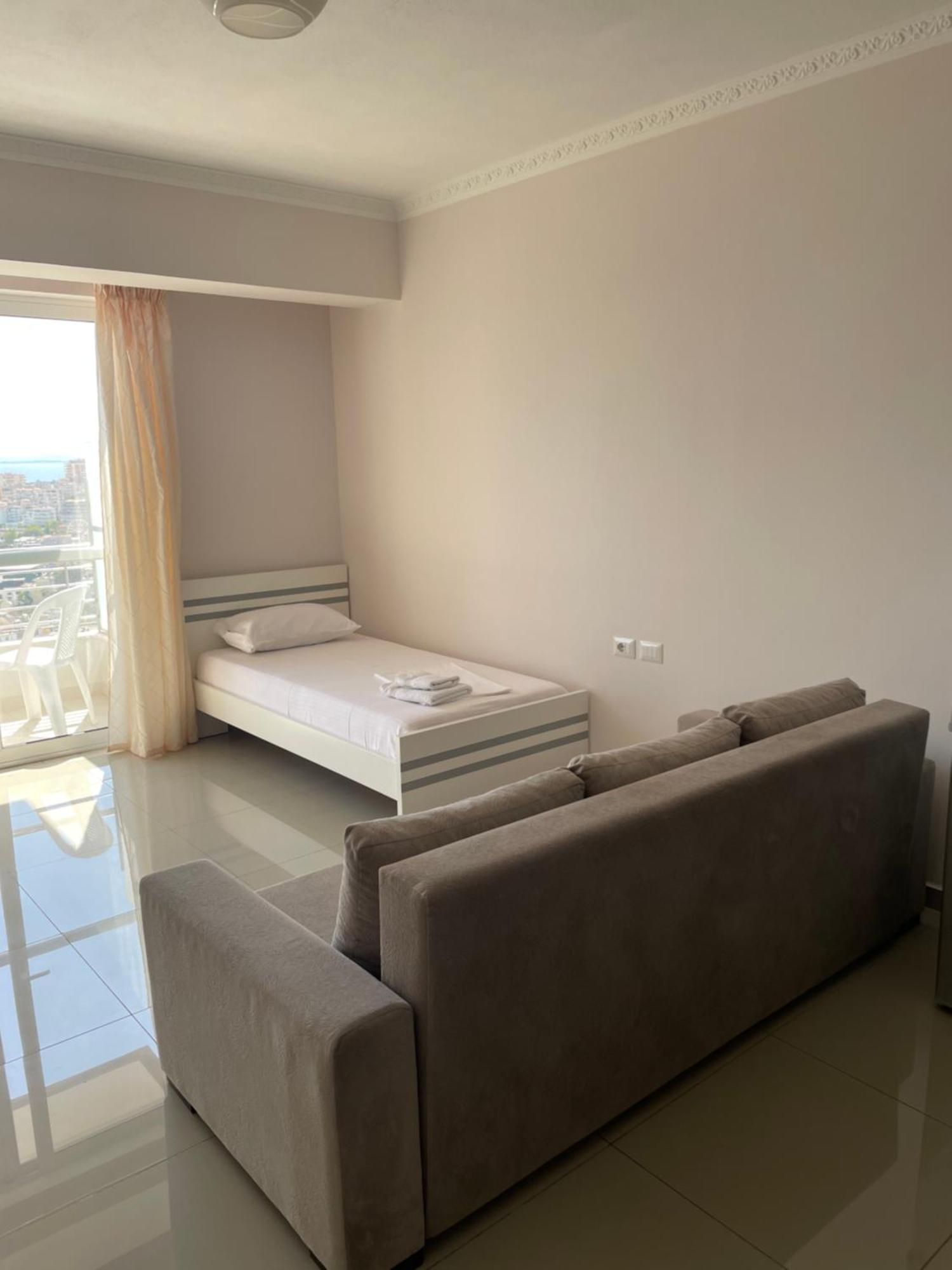 Xhulio Appartement Saranda