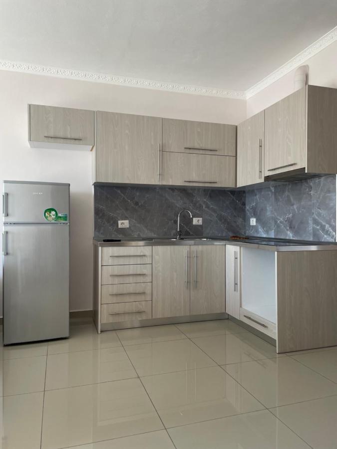 Xhulio Appartement *