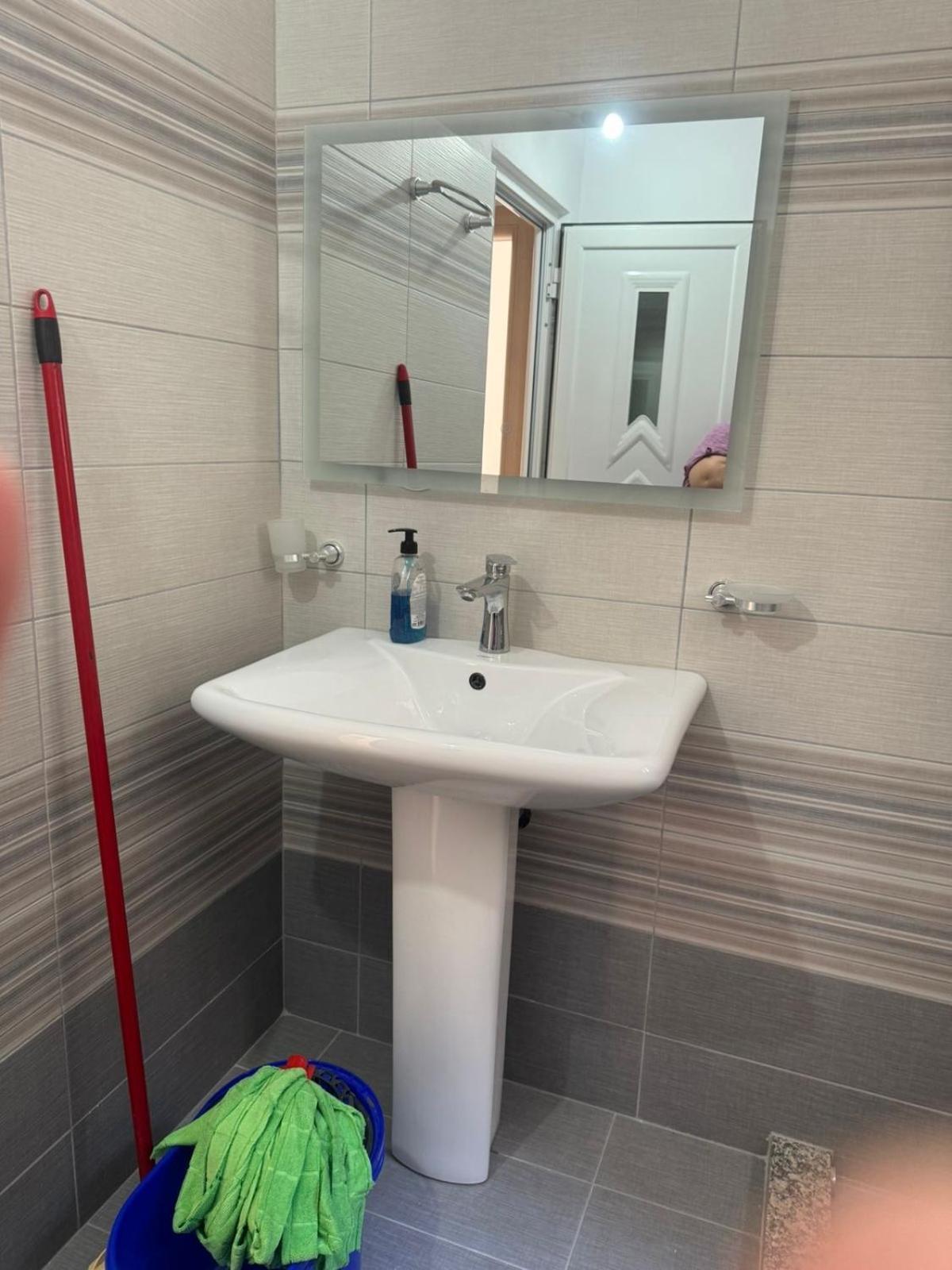 Xhulio Appartement Saranda
