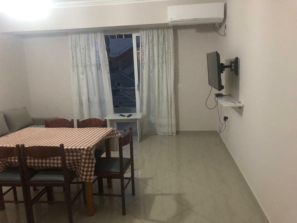 Xhulio * Saranda
